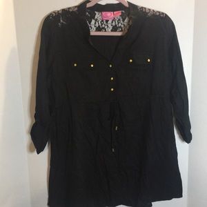 TIMES MATERNITY TOP TIE WAIST WITH LACE SHOULDERS AND BUTTONS ON FRONT SIZE M